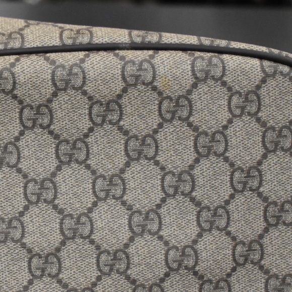 GUCCI🌟VINTAGE🌟RARE🌟AUTHENTIC🌟DRWSTRNG BCKPCK - Picture 4 of 8